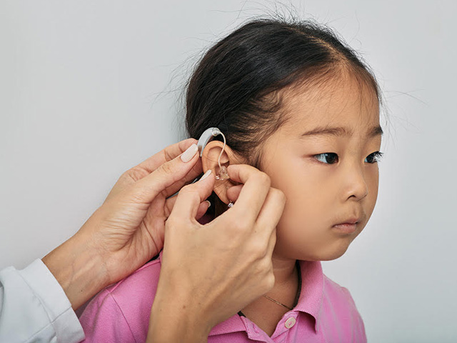 難聴児の補聴援助システムの給付を実現！